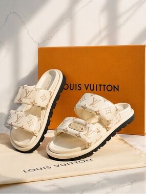 Louis Vuitton Pool Pillow Mule 40 NWT Monogram Slides